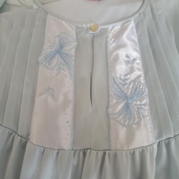 Vintage Gilead Women Blue Nightgown Robe Set – Size L – Satin Floral Embroidery - Picture 3 of 11